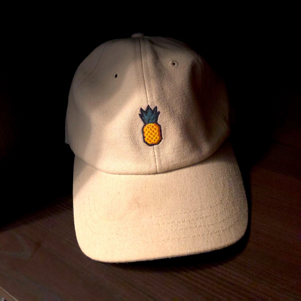 Adjustable Pineapple Hollister hat